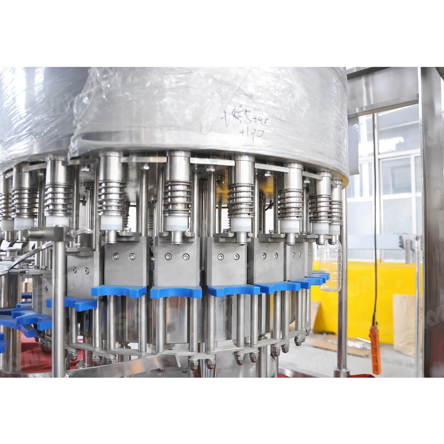 Zhangjiagang Automatic 8000BPH Complete Water Filling Line Salt Bottle / 500ml Water Bottle and Capping Filling Machine
