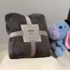 Cuadrícula de piña gris oscuro.