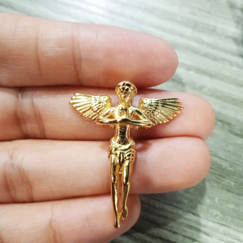 Hip Hops Angel Wing Necklace 32mm Stainless Steel Silver Gold Prayer Hand Cupid Charm Guardian Angel Pendant for Men