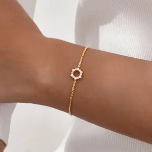 Fashion Style Stainless Steel Zircon Sunflower Shape Bracelet 18k Gold Plated Charm Jewelry Bracelet for Women