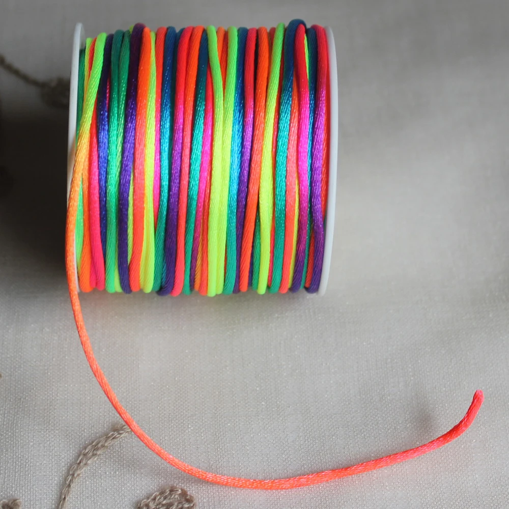 Cordoncino in nylon satinato, 1 mm x 70 m, per realizzare gioielli, macramè, collana con filo per nodo cinese, colorato