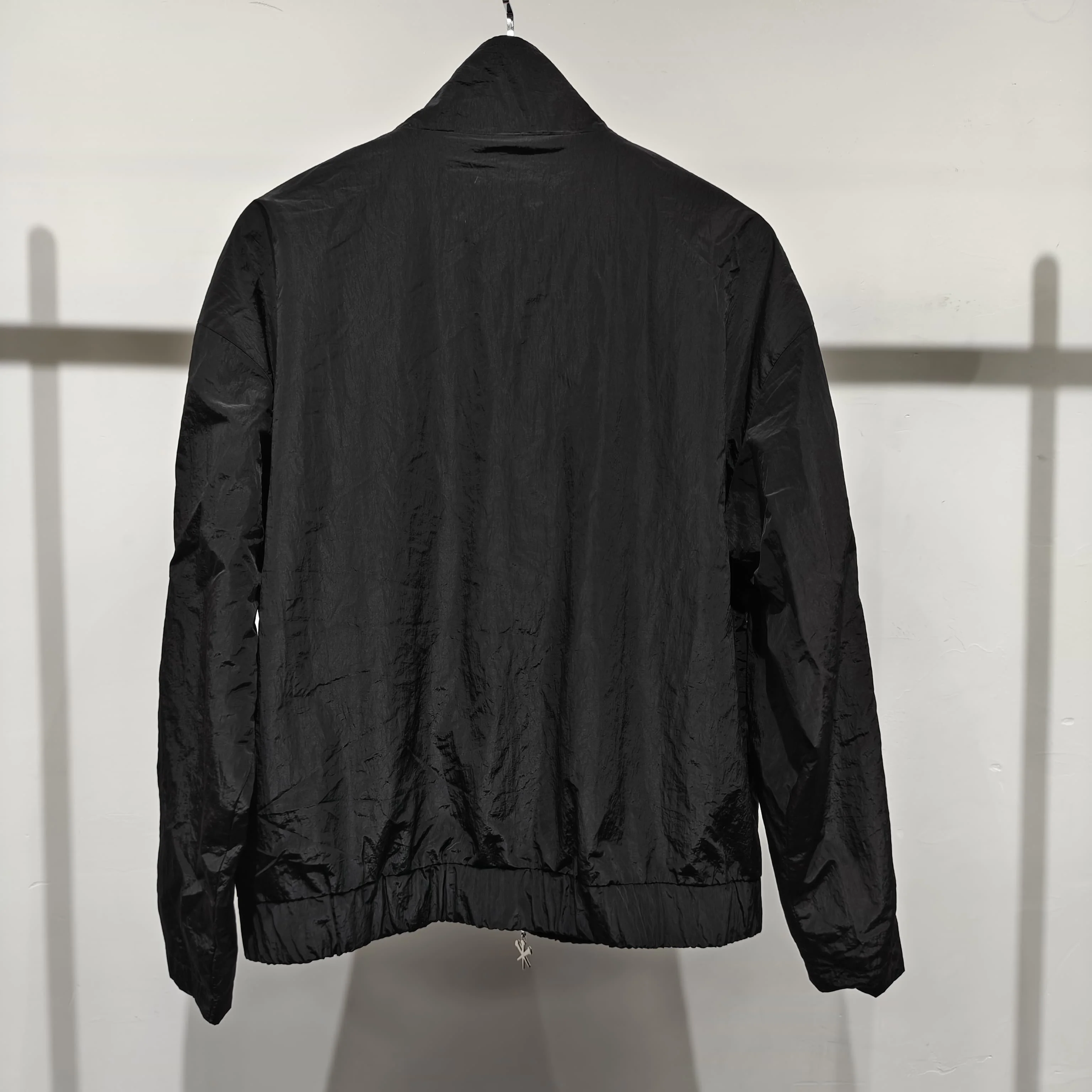Manufacturer Custom Men Lightweight Waterproof Windproof Nylon Zip up Jackets Hoodies Cut and Sew Nylon Windbreaker Jackets gallery 2