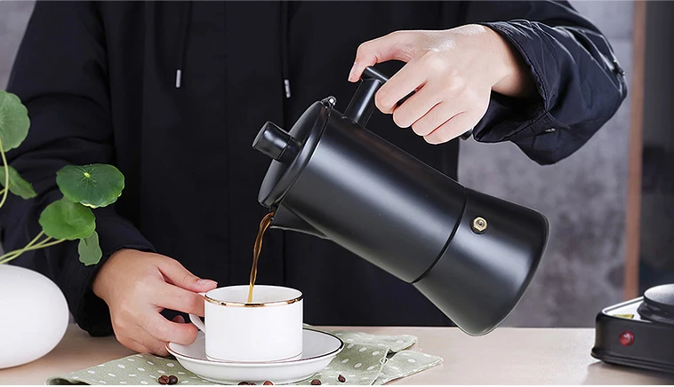 Custom Logo Stovetop Espresso Maker Stainless Steel Italian Coffee Machine Maker 3Cup 6Cup Moka Pot Induction Espresso Pot factory