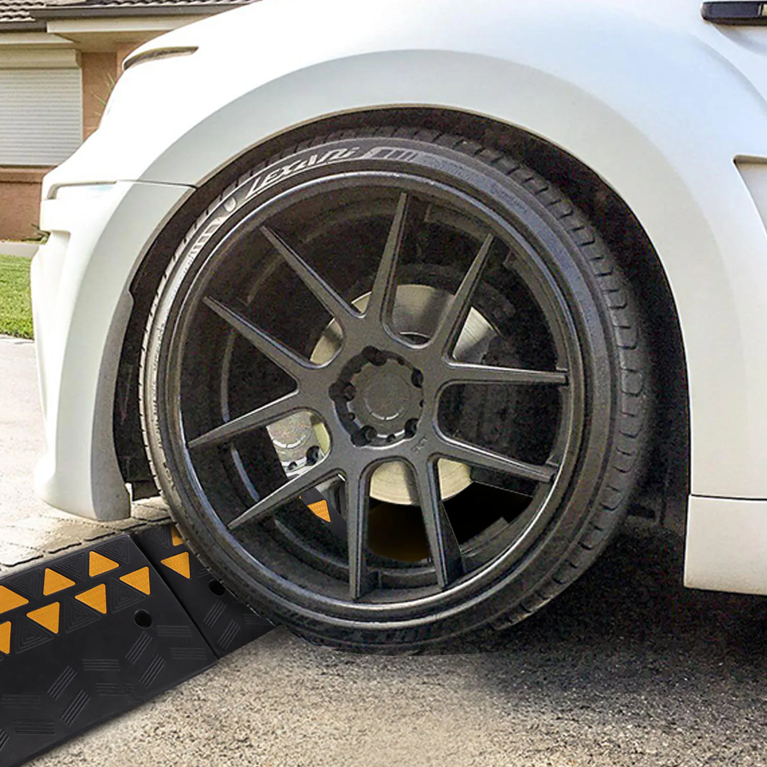 Yellow Glass Bead Reflector Rubber Kerb/Curb Ramp Speed Bumps Product Category manufacture