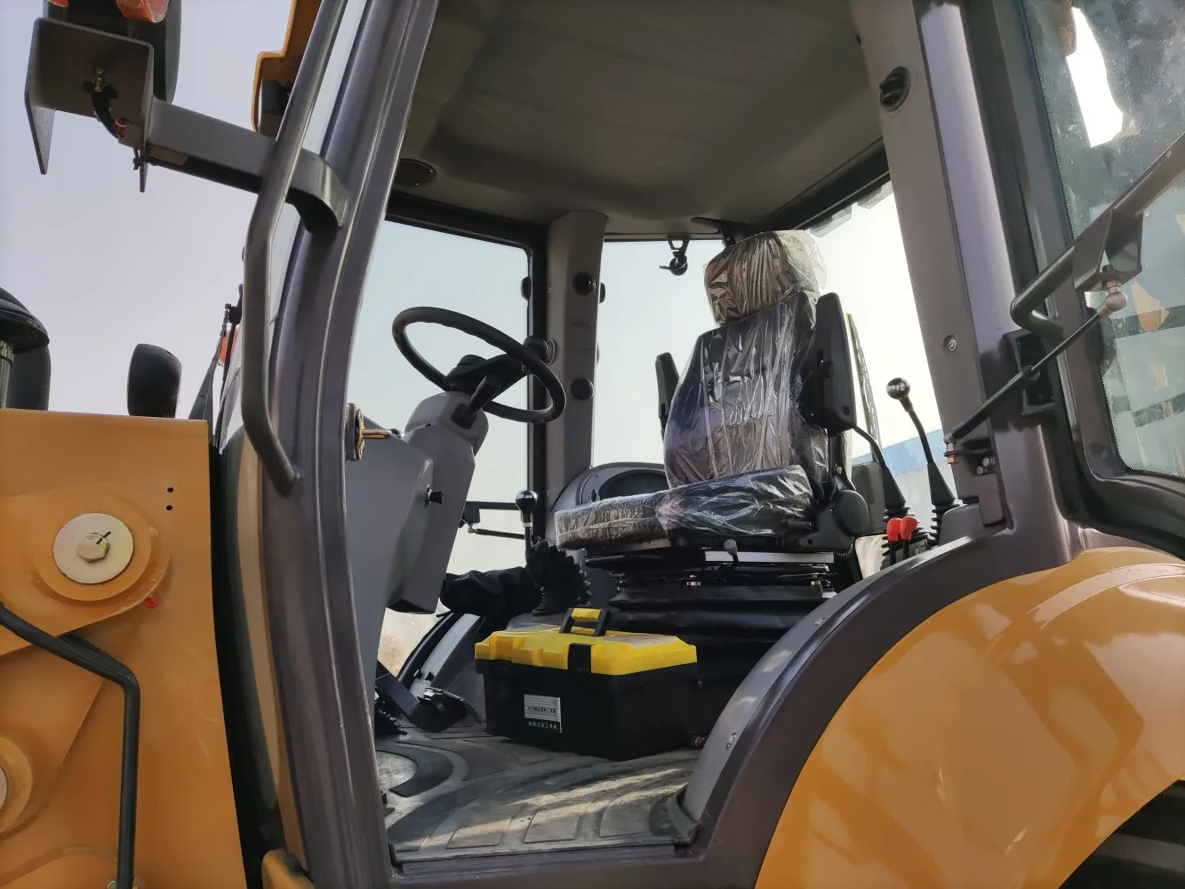 Cheap Price SHANMON Digger SAM388T 1 CBM Bucket Backhoe Wheel Loader with Hammer