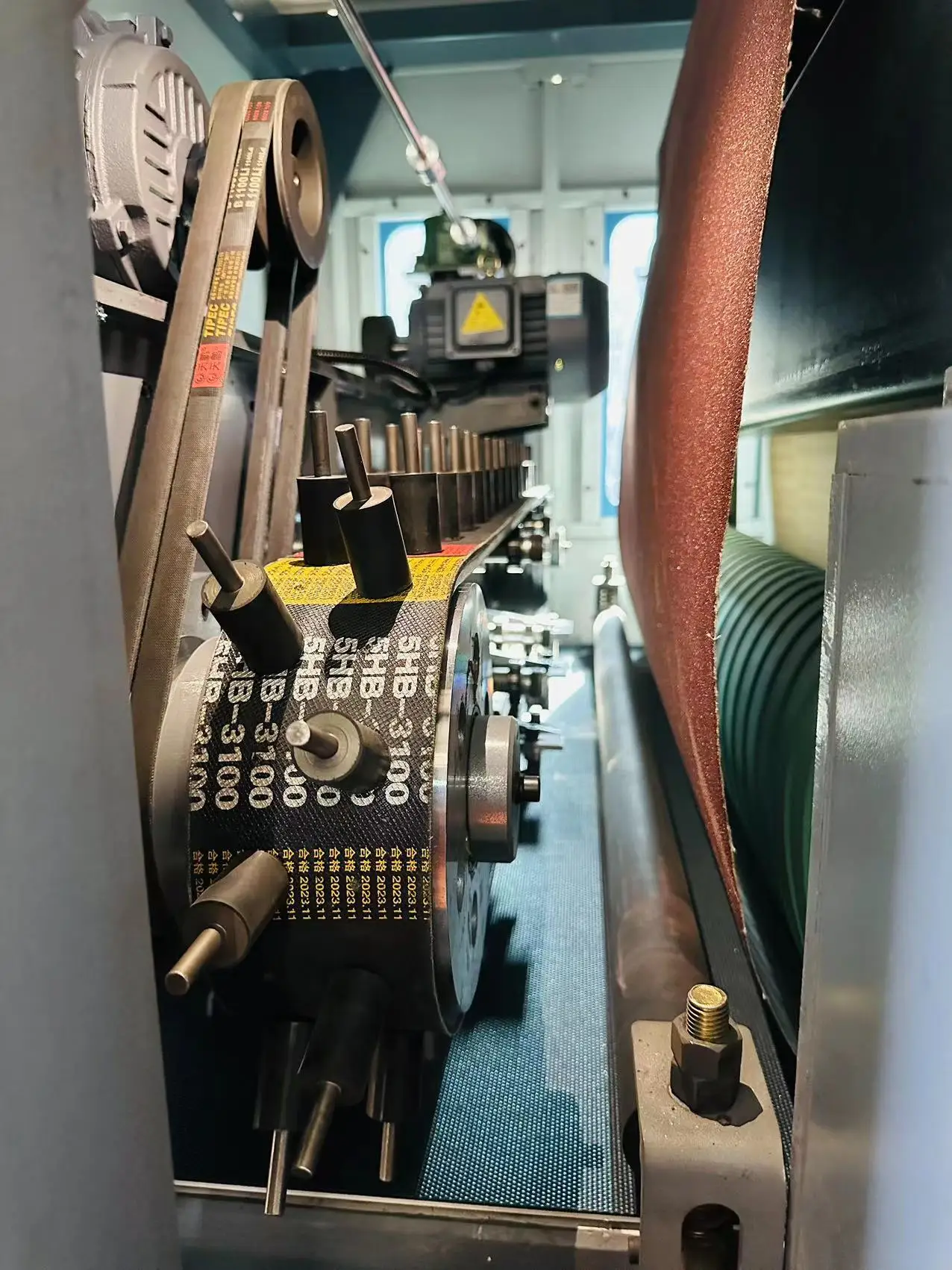Steel Sheet Plate Wired Drawing Finishing Buffing Machine Stainless Steel Aluminum Iron Metal Sheet Hairline Polishing Machine