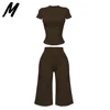 Completo Marrone con Maglietta a Maniche Corte e Pantaloni Capri