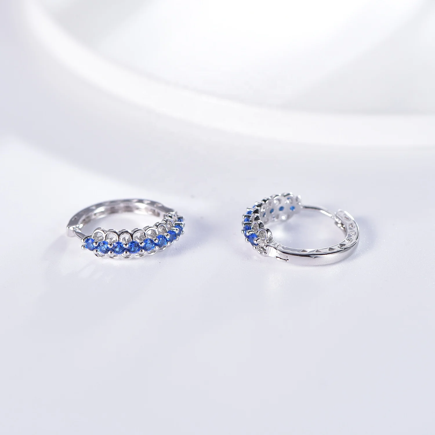 Pendiente de arete 925 sterling silver earrings arete de plata blue spinel gem huggie hoop earrings