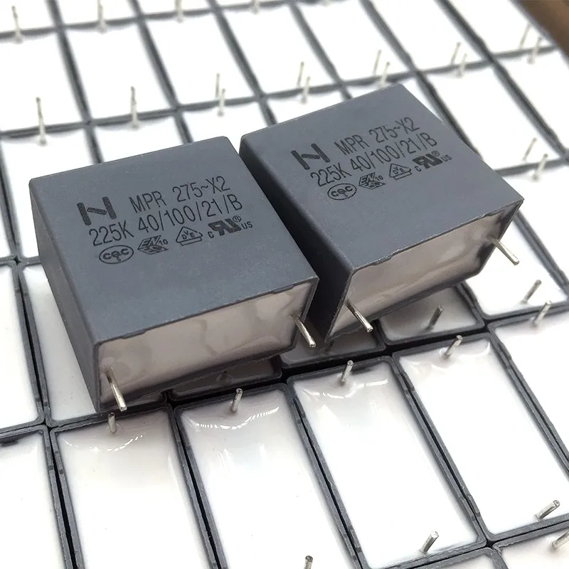 2 Condensateurs électrolytiques Bipolaires (non Polarisés) Bennic 22µF - 75V - NOS Neufs