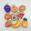 Pellizco de fruta para comer y jugar.