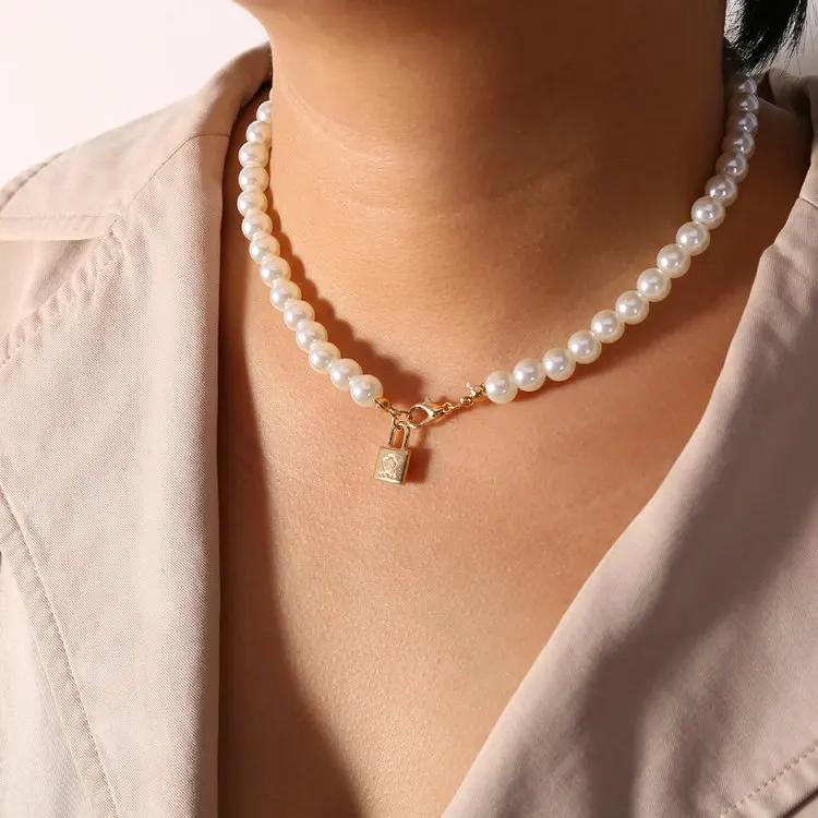 pearl necklace with lock