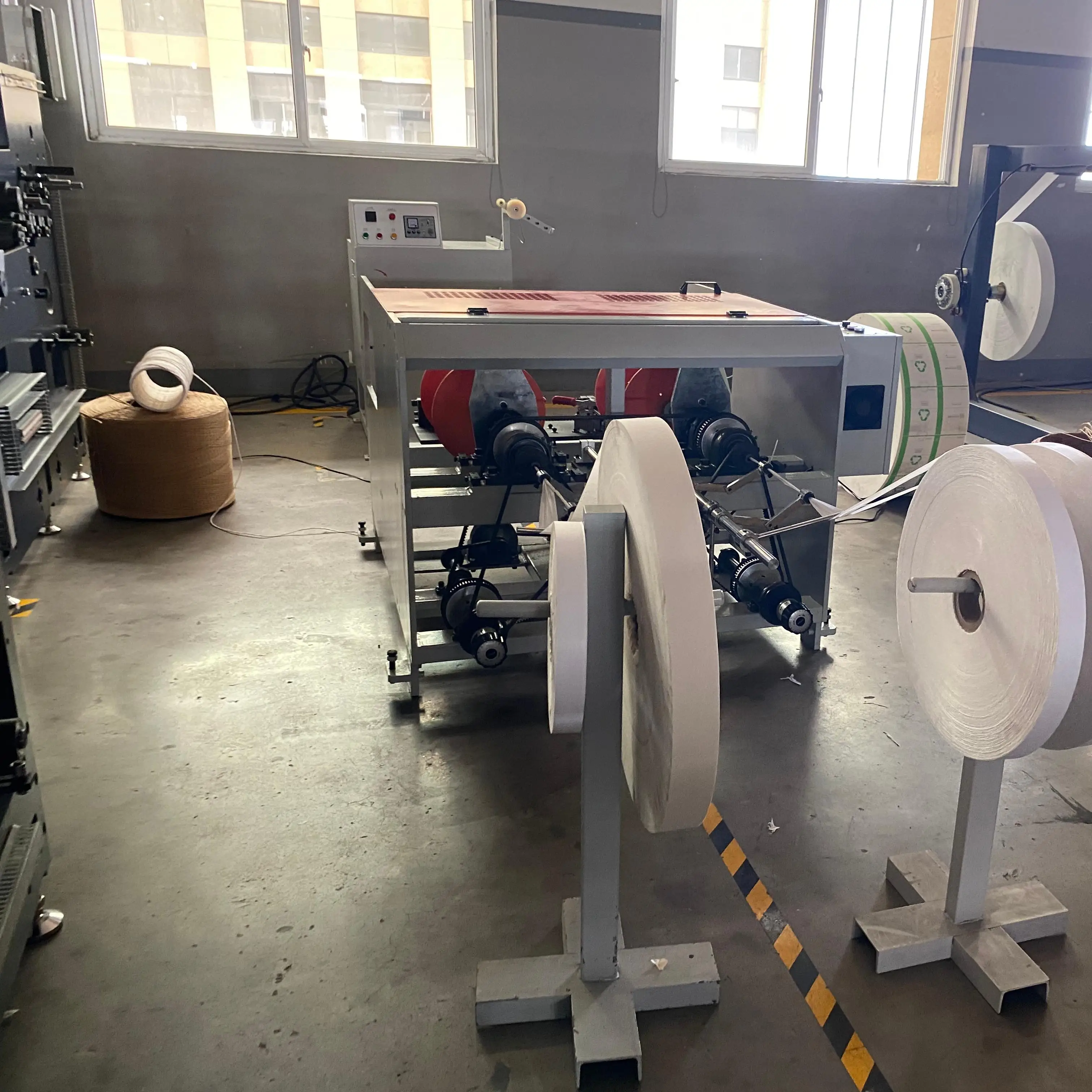 ROKIN BRAND Factory Price Automatic Roll Feeding Square Bottom Paper Bag Machine 200 Machine Making Paper Bag