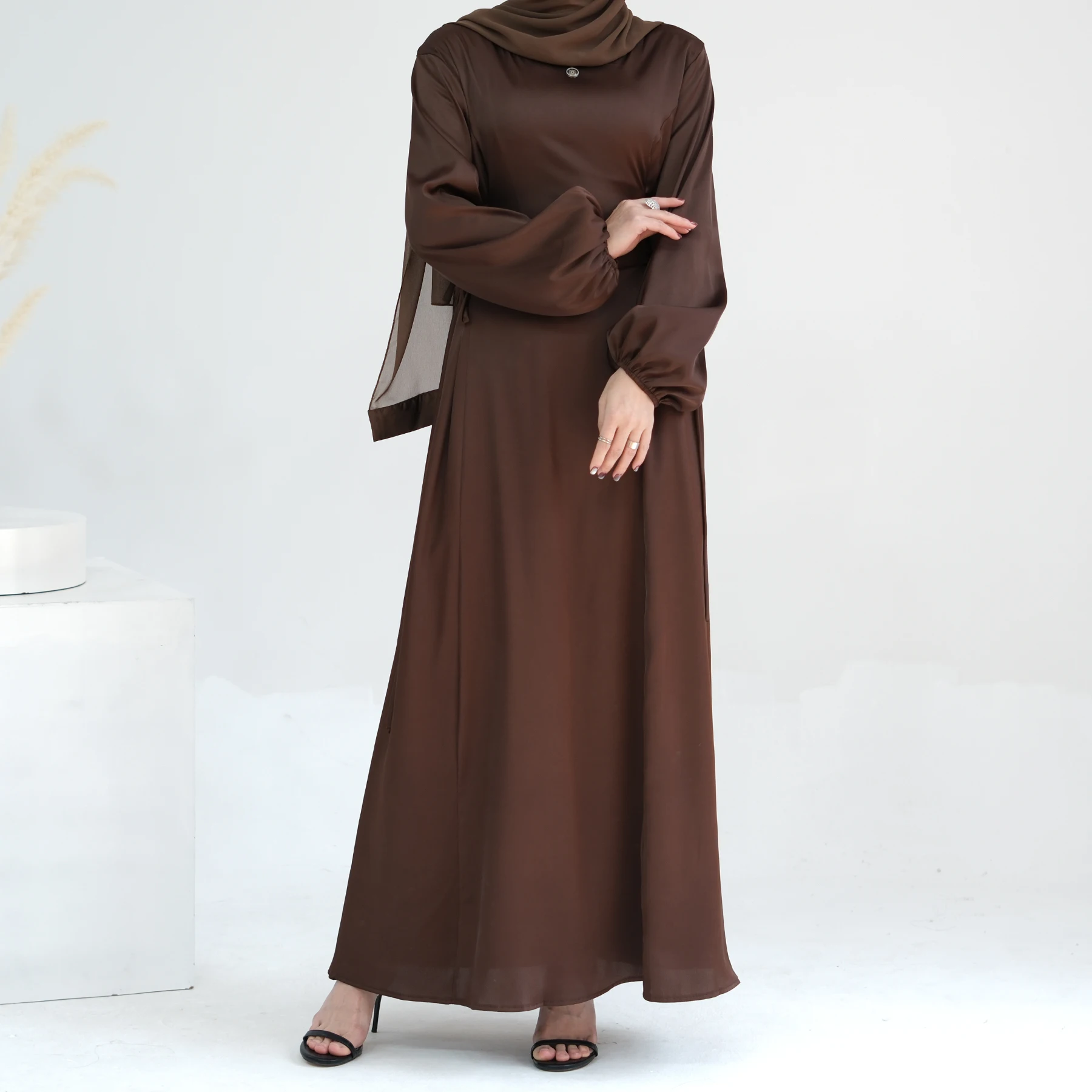Shop Our Collection of Traditional Muslim Clothing for Women