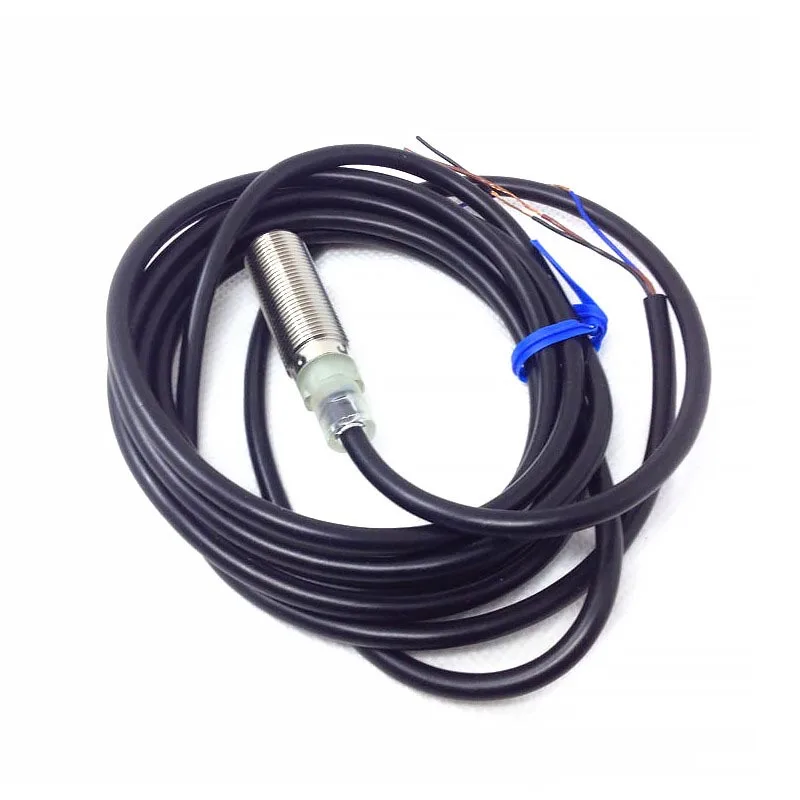 Jauns oriģināls tuvuma slēdzis E2B-MLS15-WZ-B1, E2bmls15wzb1, sensors, krājums noliktavā