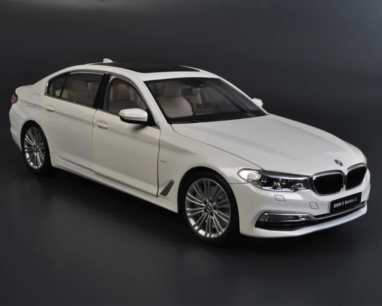 Kyosho BMW 5 Series Extended Edition G38 1:18 Diecast Simulation 