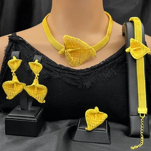 Luxury Gold Plated Hollow Out Jewelry Set Necklace Earrings Ring Bracelet Included Unique Elegant Wedding Party Rings for Girls