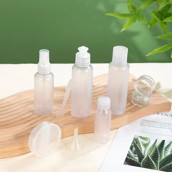 Professional Wholesale skin care spray lotion cream jar travel bottle set empty PET plastic packaging travel set