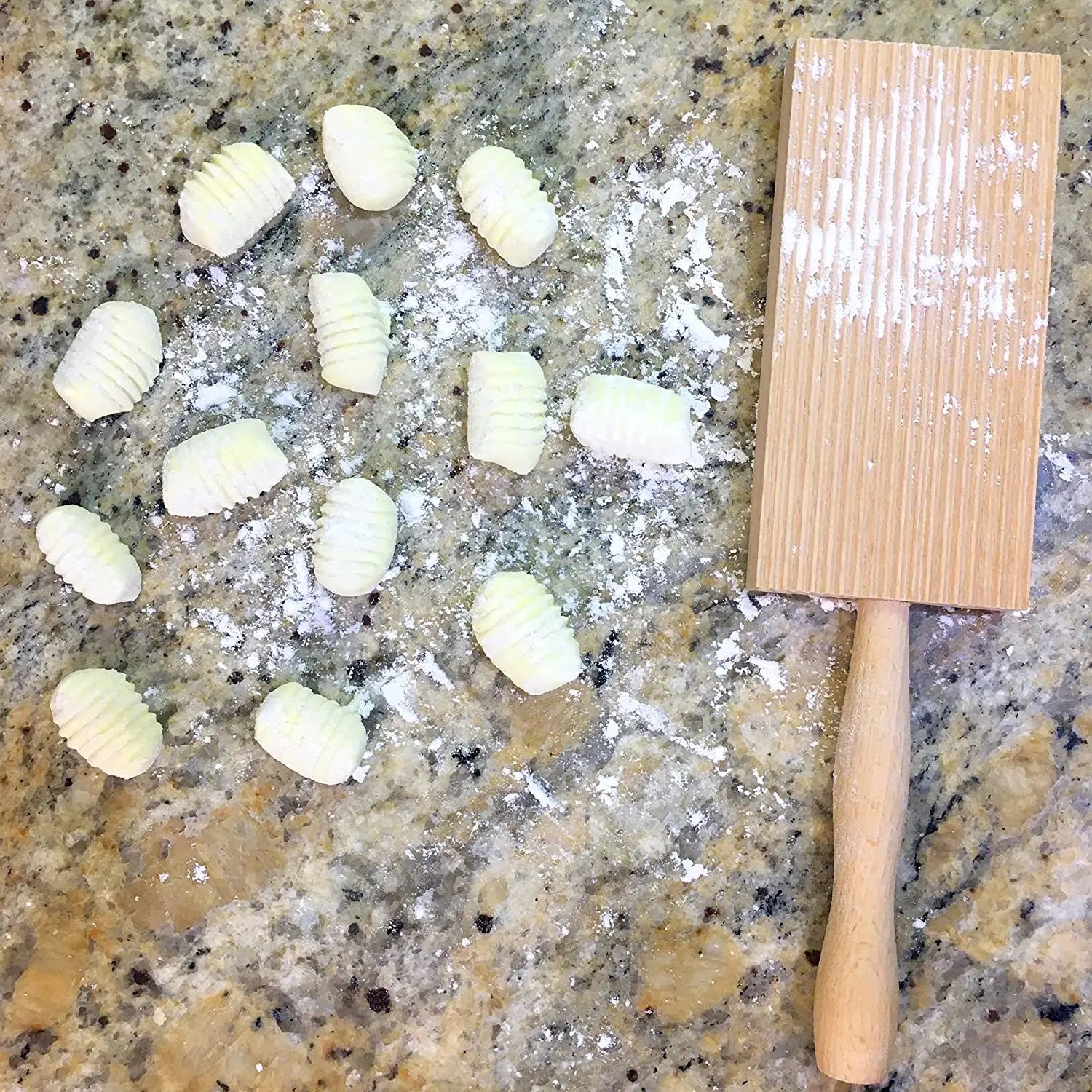Questi gnocchi si fanno senza patate e sono una delizia | Li impasto così e quando li mangio sono spettacolari: perfetti conditi con burro e salvia - Romagna a Tavola