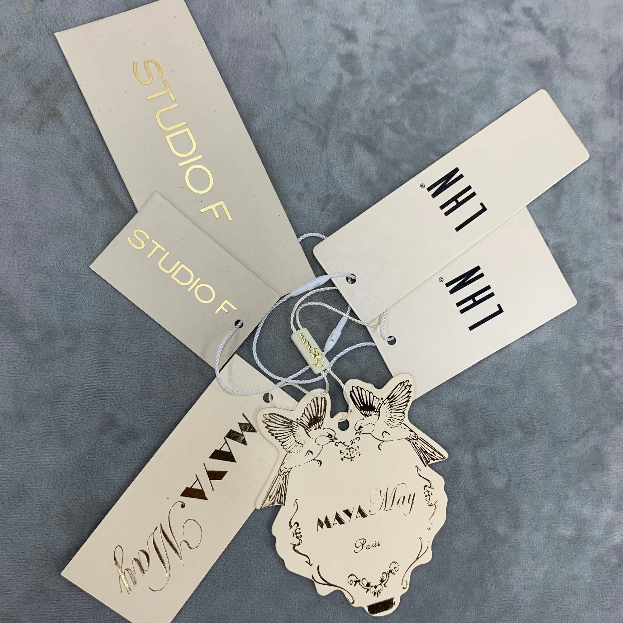 Custom High Quality Trend Bronzing Process Printed Tags With String Colorful Textured Paper Hang Tag Clothing HangTag