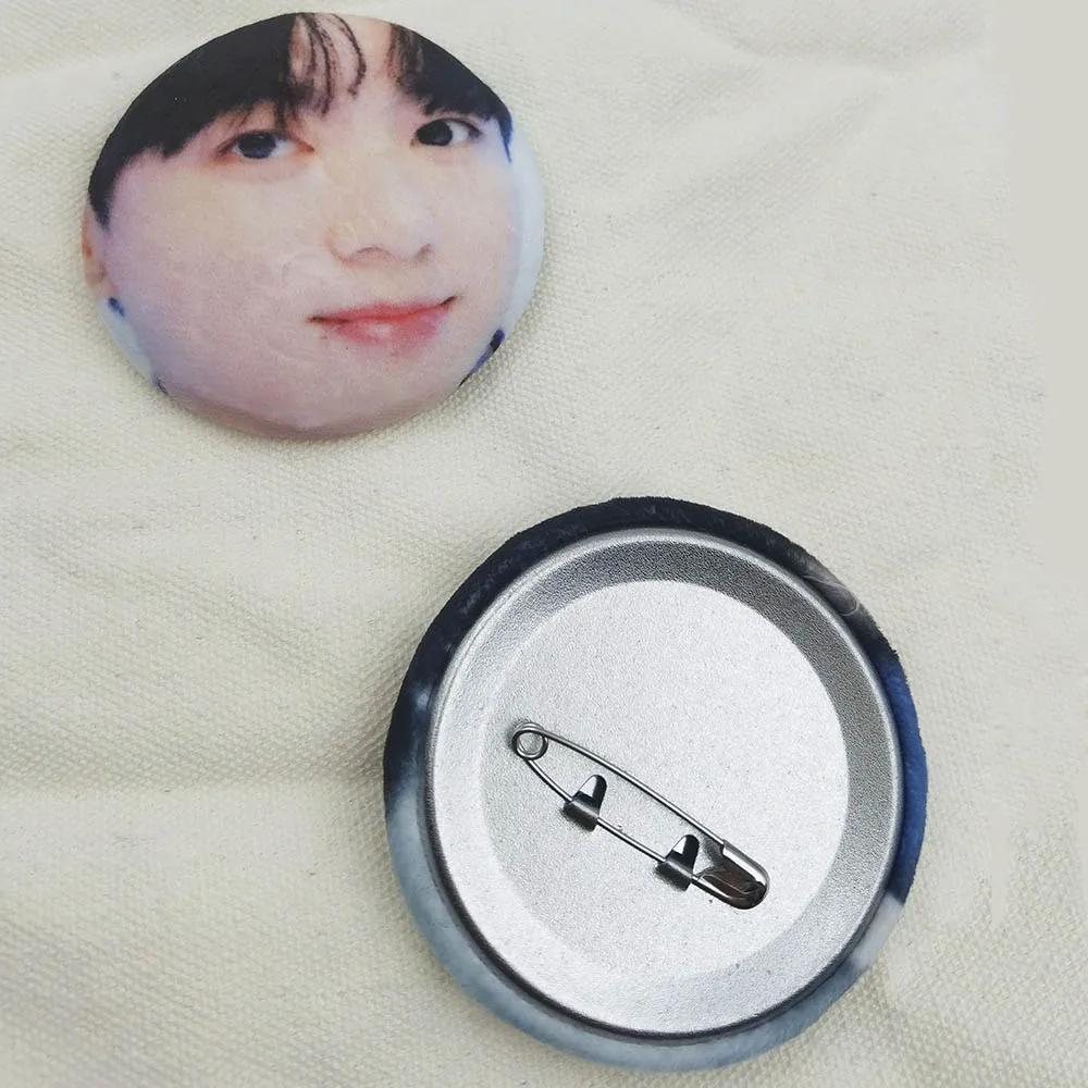 Custom Plush Tinplate Button Badge Name Metal Tin Pin Wholesale Logo Offset Printing