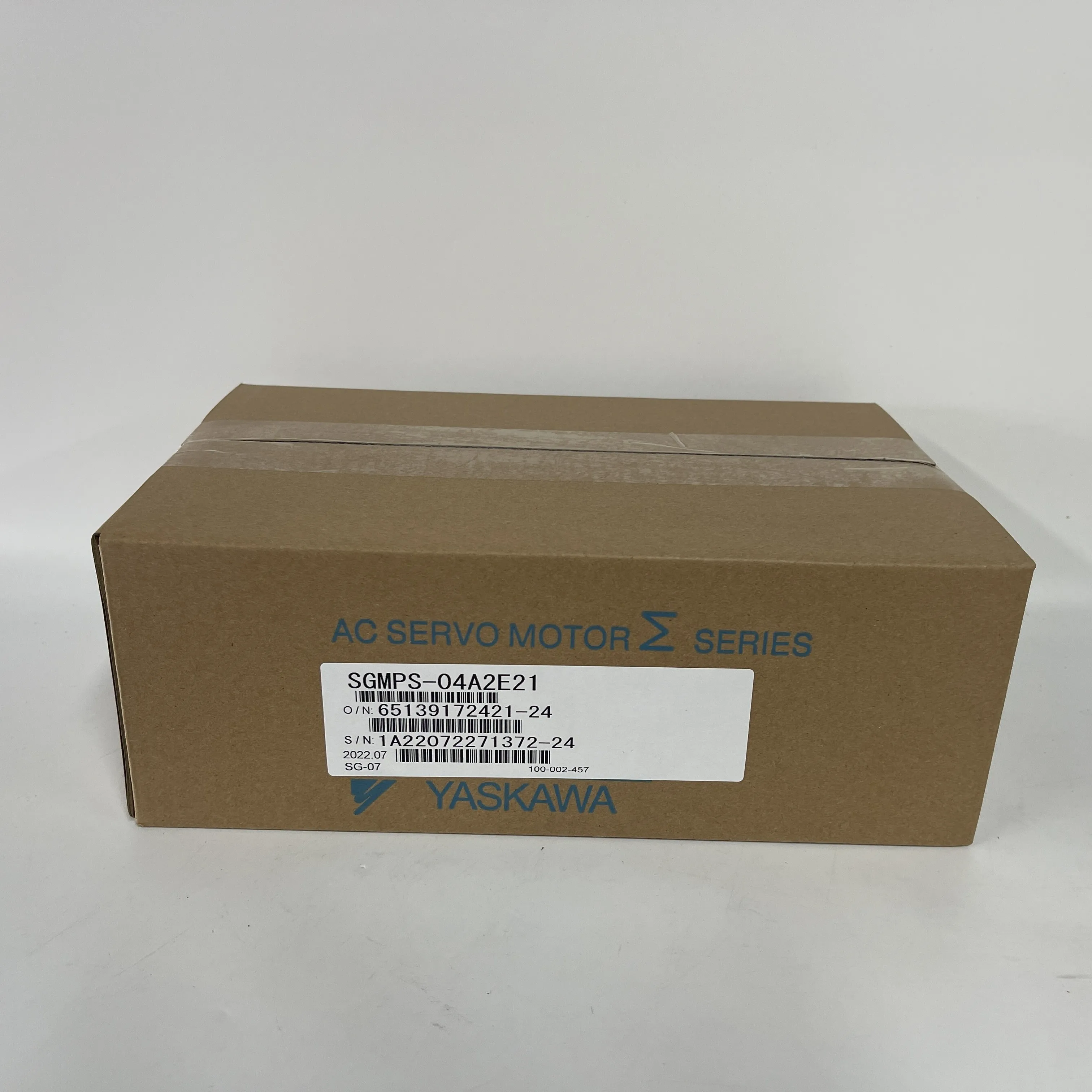 Yaskawa AC Servo Motor SGMPS-04A2E21 Yaskawa AC Servo Motor SGMPS-04A2E21
