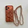 Marrone con catena neutra con logo cc