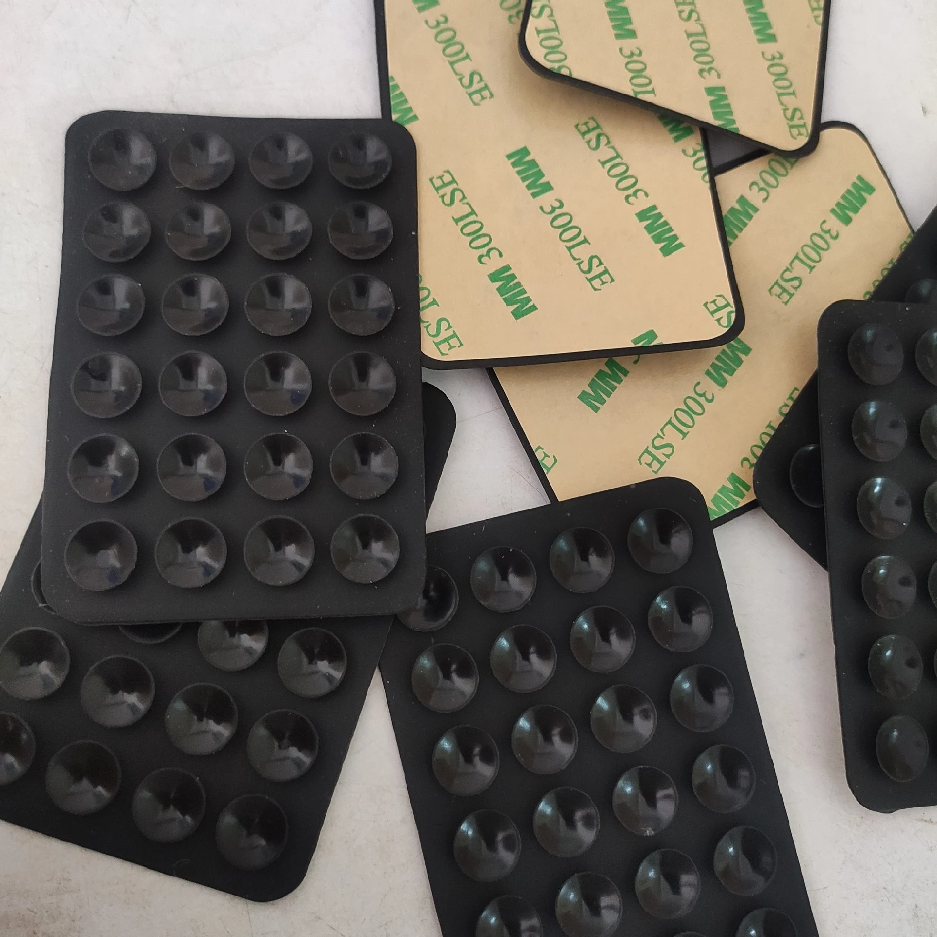 Wholesale bulk non-slip Phone Case Adhesive Mount Cellphone mobile phone grip Accessory Silicone Suction mobile phone holder
