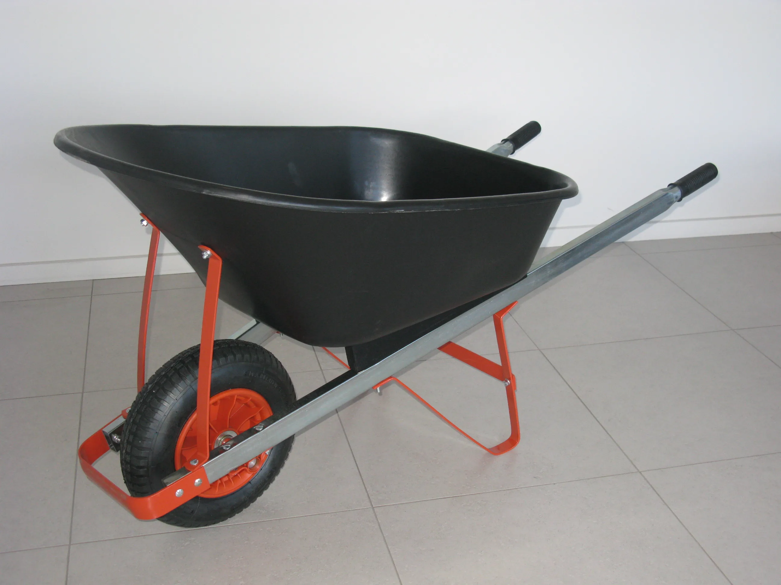 7 Cuft. Poly Tray Dural Wheel Barrow,,Canadian Wheel Barrow,Garden ...