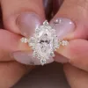 Anillo de oro amarillo de 10 quilates con diamantes cultivados en laboratorio