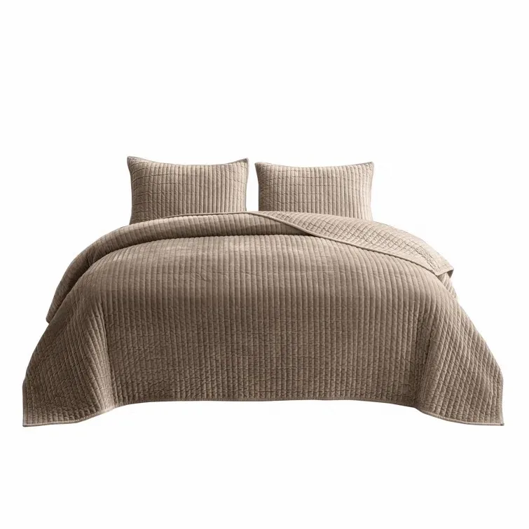 High Quality Comfortable Soft Velvet Flannel Luxury Comforter Sets Bedding