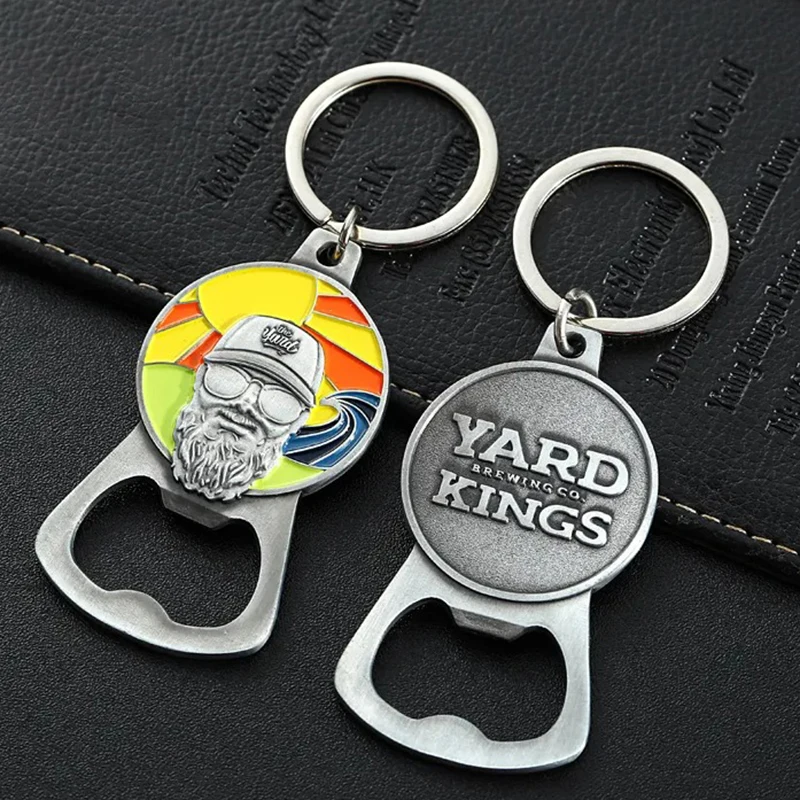 فتاحة زجاجات بيرة سلسلة مفاتيح بالجملة معدن رخيص مغناطيسي فتاحة نبيذ حامل مفاتيح مينا ناعمة فتاحة زجاجات مخصصة سلسلة مفاتيح 1