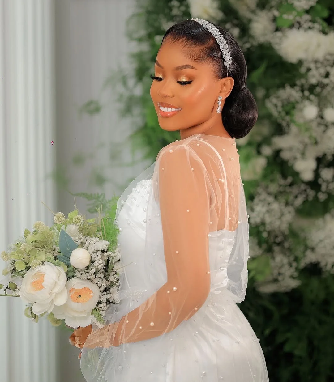 Luxurious Lace Sweetheart Ball Gown Wedding Dresses Beading Pearls Crystals  Full Sleeves Princess Bridal Gowns