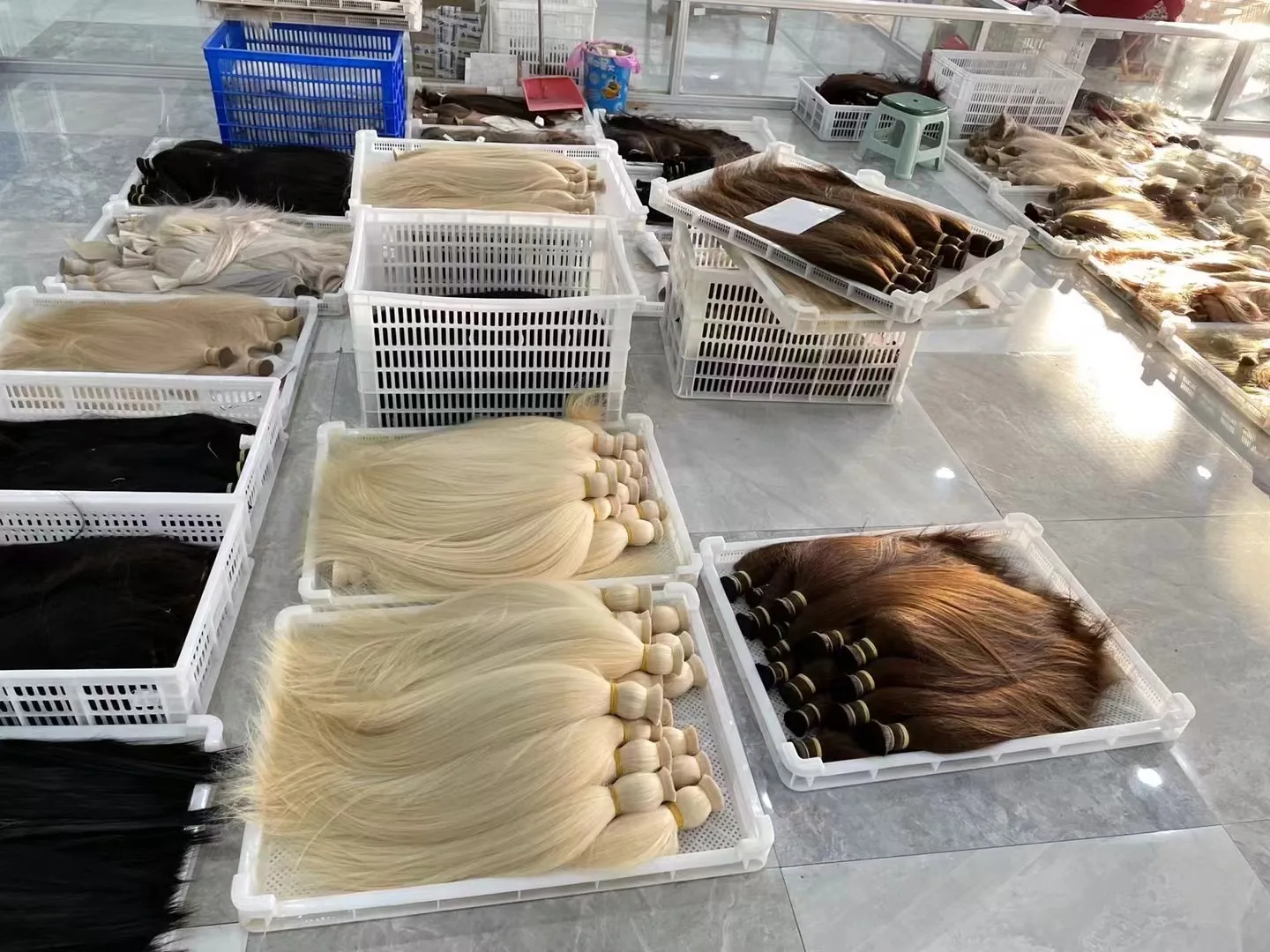 Russian Virgin Thin Invisible Genius Weft Hair Extensions in the Stock White Color Double Drawn Human Hair Genius Weft