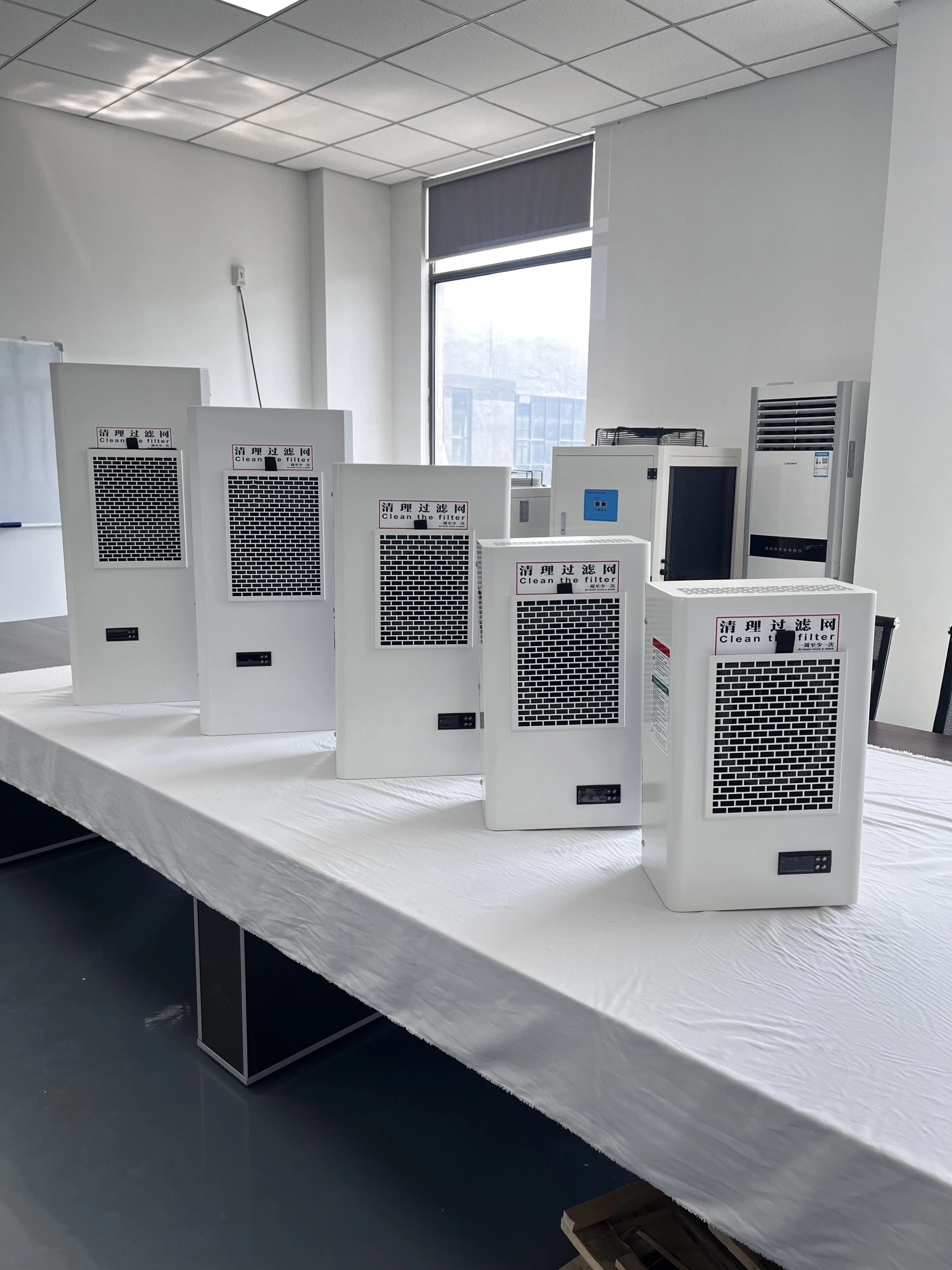 Telecom Air Conditioner, 500W, 220V 50, R 134a - detail 2