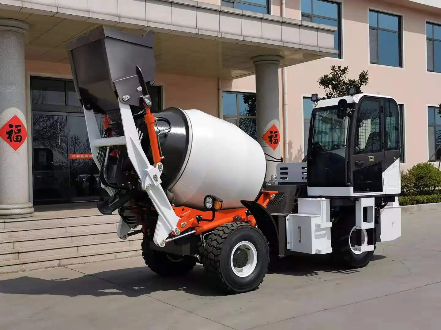 Reform And Upgrade New Highefficiency 15cbm Fourwheel Drive Selfloading Concrete Mixer Truck