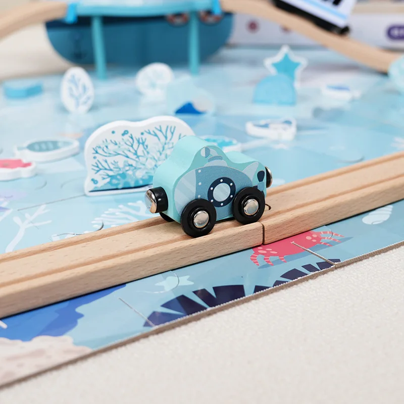 Pädagogisches Kinderspielzeug zum Selbermachen Elektrischer Zug Zusammenbau Eisenbahnstrecke Ozean-Angelspielstrecke Holzeisenbahnset Steckspielzeug für Kinder