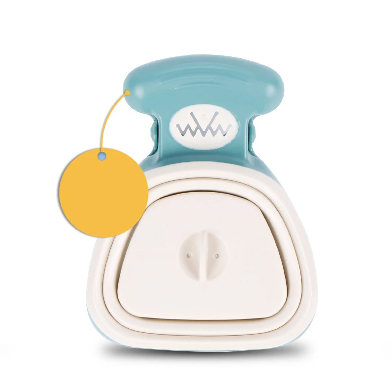 plastic pooper scooper