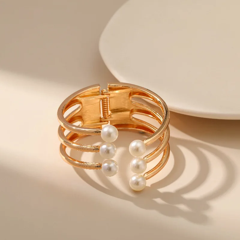 Hot in Europe and America Multilayer Irregular Semi Closed 18K Gold Pearl Wide Edge Bangle Bracelet for Woman