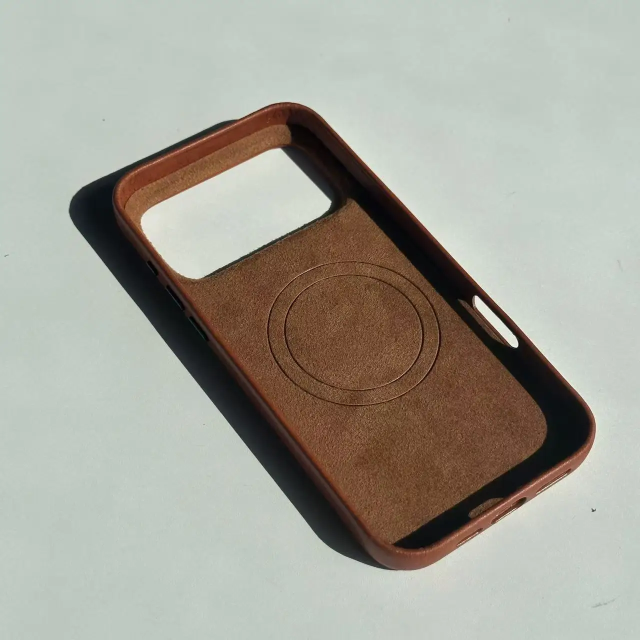 Luxurious Oil Wax Leather Case for iPhone  17 Pro Max - Image 5