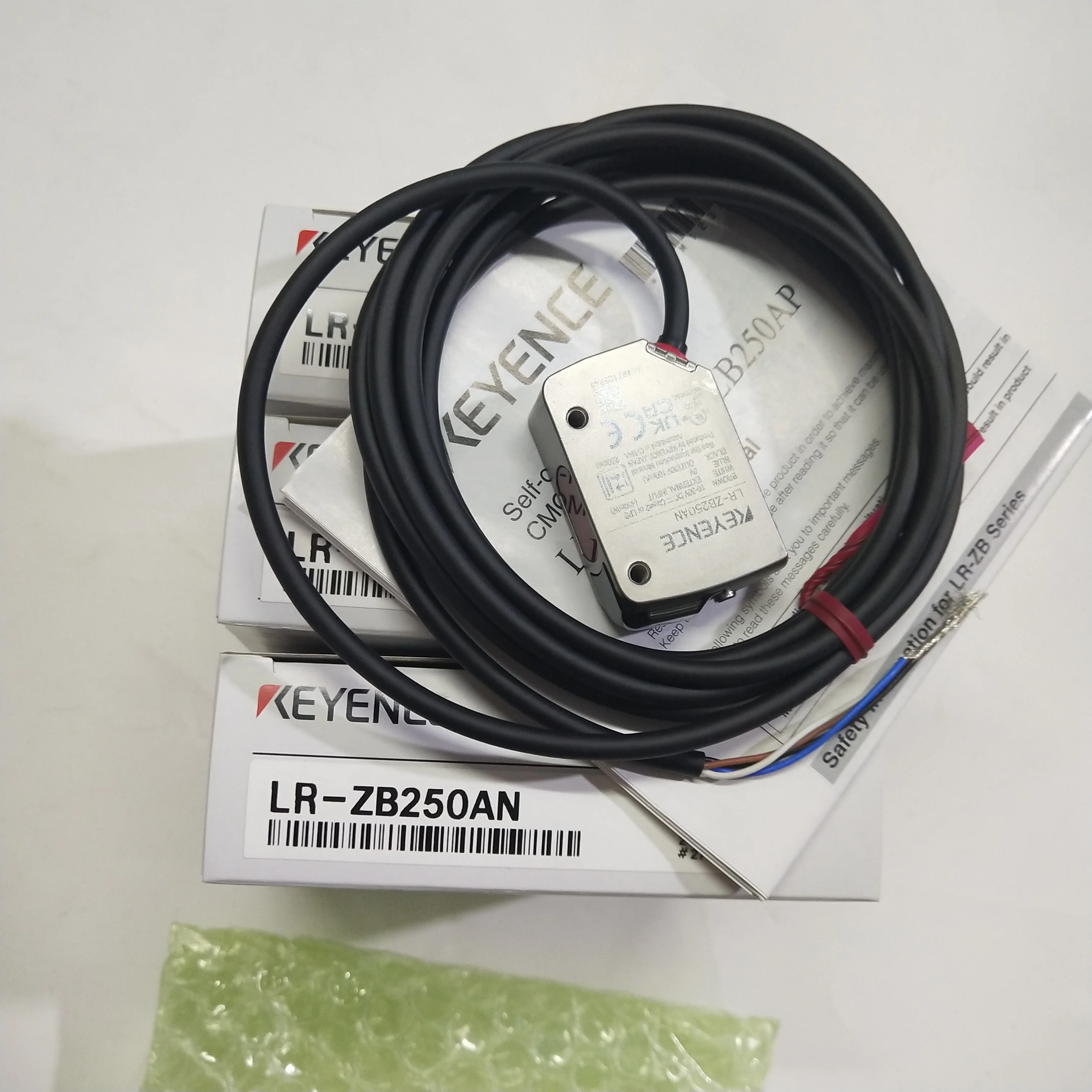 KEYENCE LR ZB 250AN センサー KEYENCE LR-ZB250AN - CMOS Laser Sensor for Automation