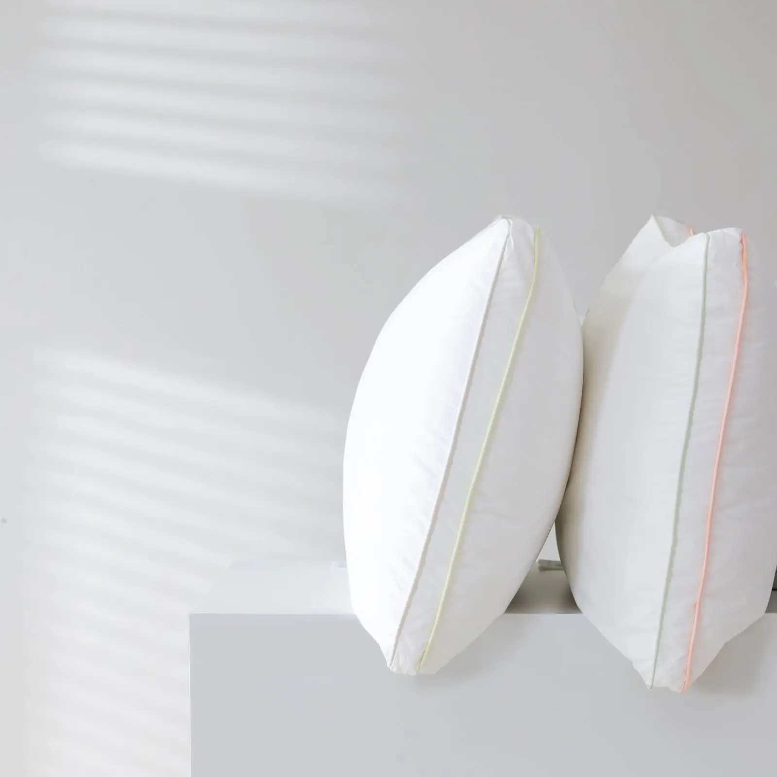 Wholesale Firm Luxury Hotel White Cotton Pillows Alternative Filling