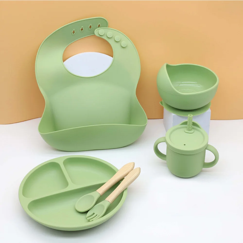 Integrated Cartoon Design Silicone Self-Feeding Baby Plate with Suction Cup High Chair Food Bowl Utensils for Weaning Baby details