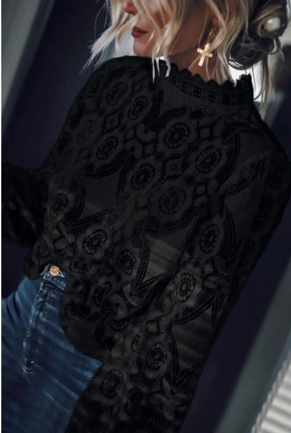 Factory Price Low MOQ Women Balloon Sleeve Blouse Long Sleeve White Lace Hollow Out Blouse