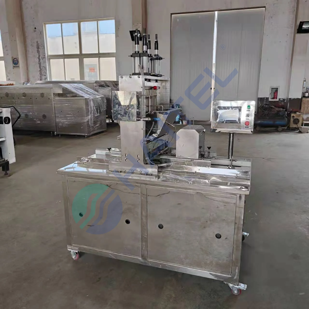 Small Semiautomatic Gummy Bear Candy Machine For Gummy Candy And