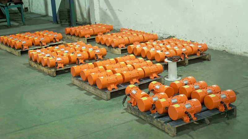 Yutong Small Industrial Linear Electric Vibration Shaker Motor 220v 380v Vibrator Motor Silo Vibrator