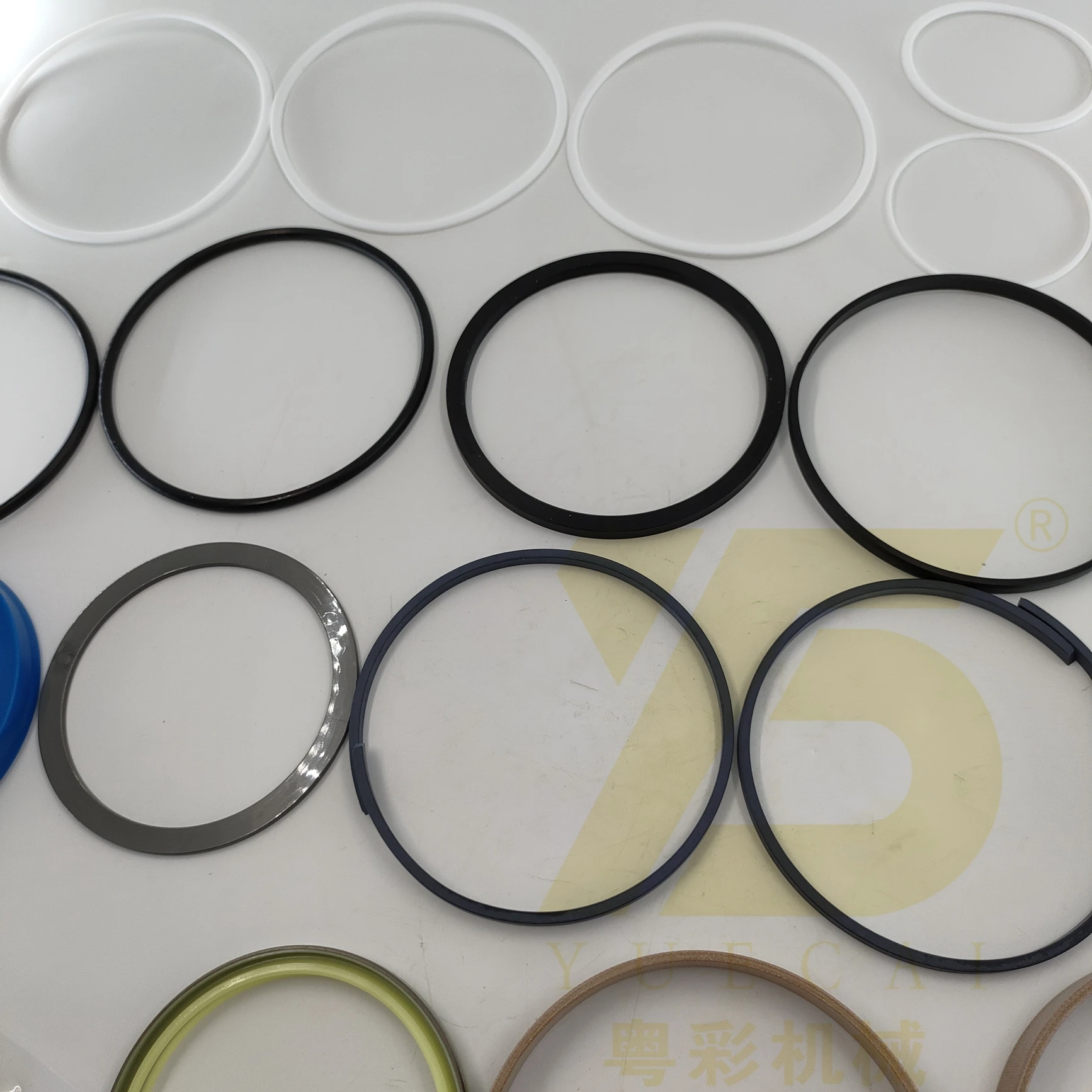 YUE CAI Excavator Hydraulic Seal Kit Parts EC290B Arm Cylinder Seal Kit 14589131 14589136 14589138