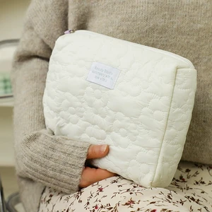 New Puffer Cosmetic Pouch Women Hand Bag Lightweight Makeup Pouch Cloud Bag Cute Flower Handbag Candy Color Pleated Clutch Bag