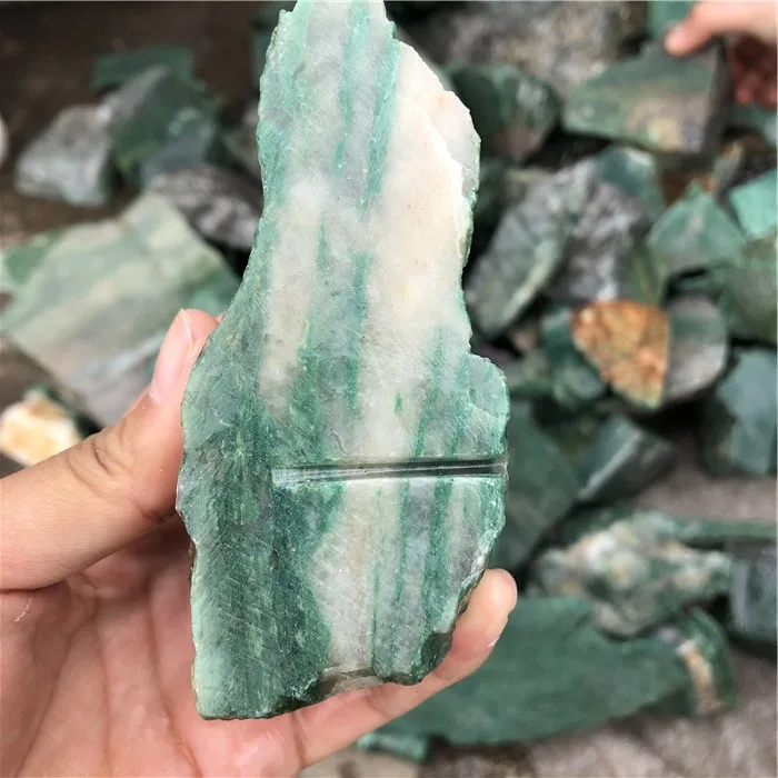 ミャンマー翡翠 原石 ミャンマー産 翡翠 原石 磨き 268g / Myanmar Jadeite - YouTube