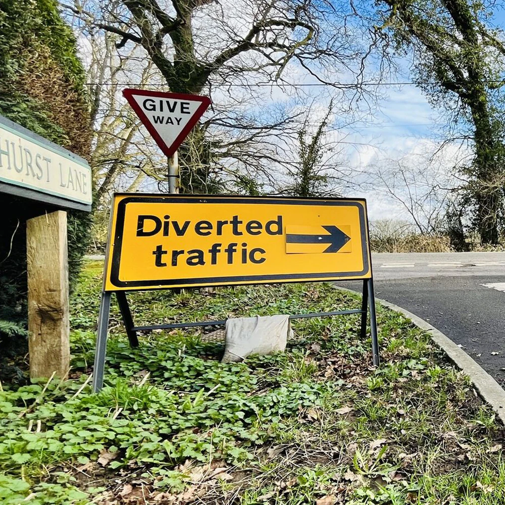 G  Temporary Road Works QuickFit Frame With Centred Sign Faces Sign Frames