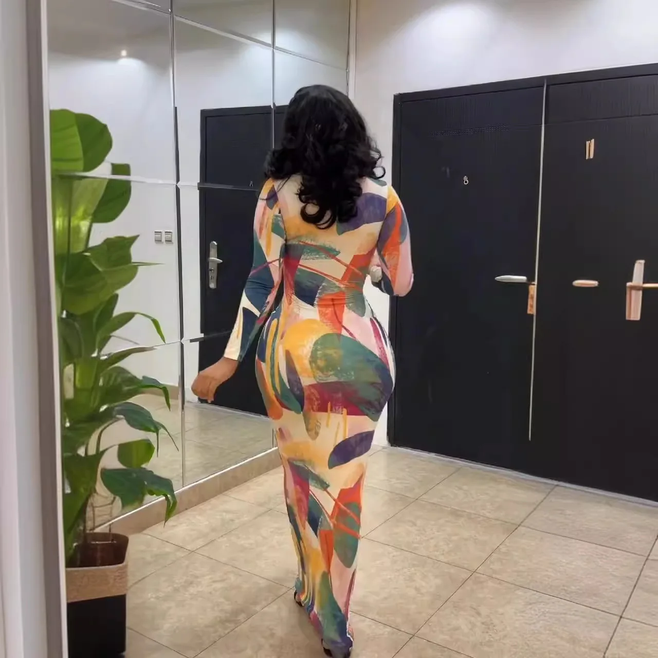 Vintage-kledd med keiserliv i sommerstil, europeisk og amerikansk utforming, trykt, gjennomskåret, stram, elastisk, langärmet kjole